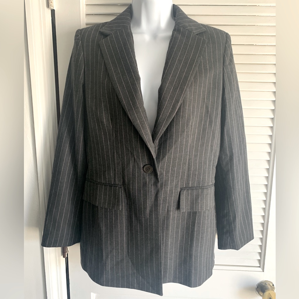Austin Reed Women’s Gray Blazer Purple Pinstriped Size 8